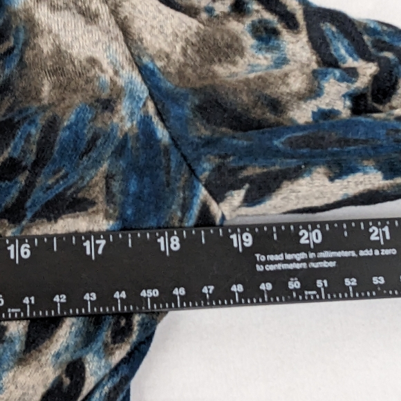 Alberto Makali Front Ruffle Jacket w/Abstract Animal print Fabric.  Medium - Picture 10 of 10